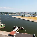 Z Widokiem Na Port - Visitopl *