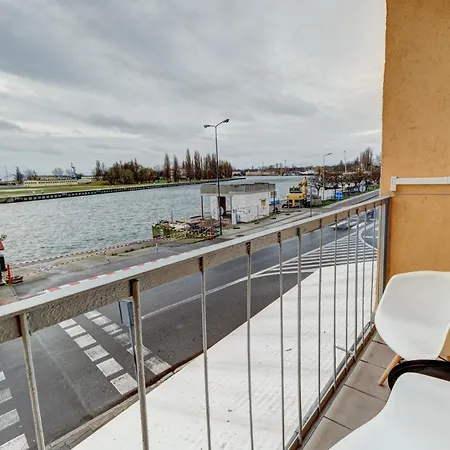 Z Widokiem Na Port - Visitopl