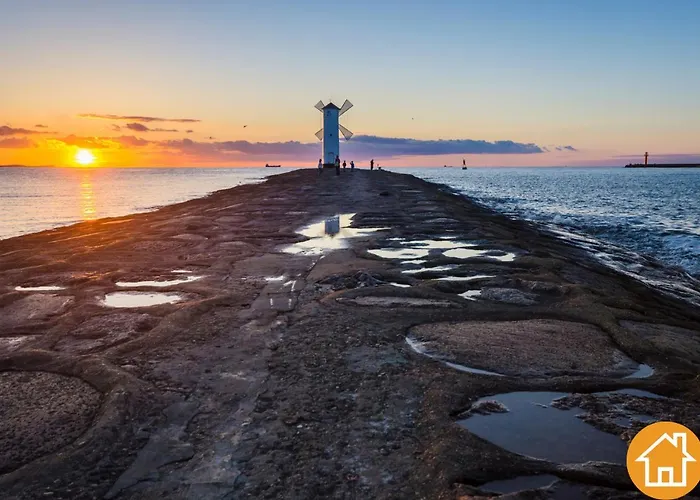 Z Widokiem Na Port - Visitopl Svinoústí